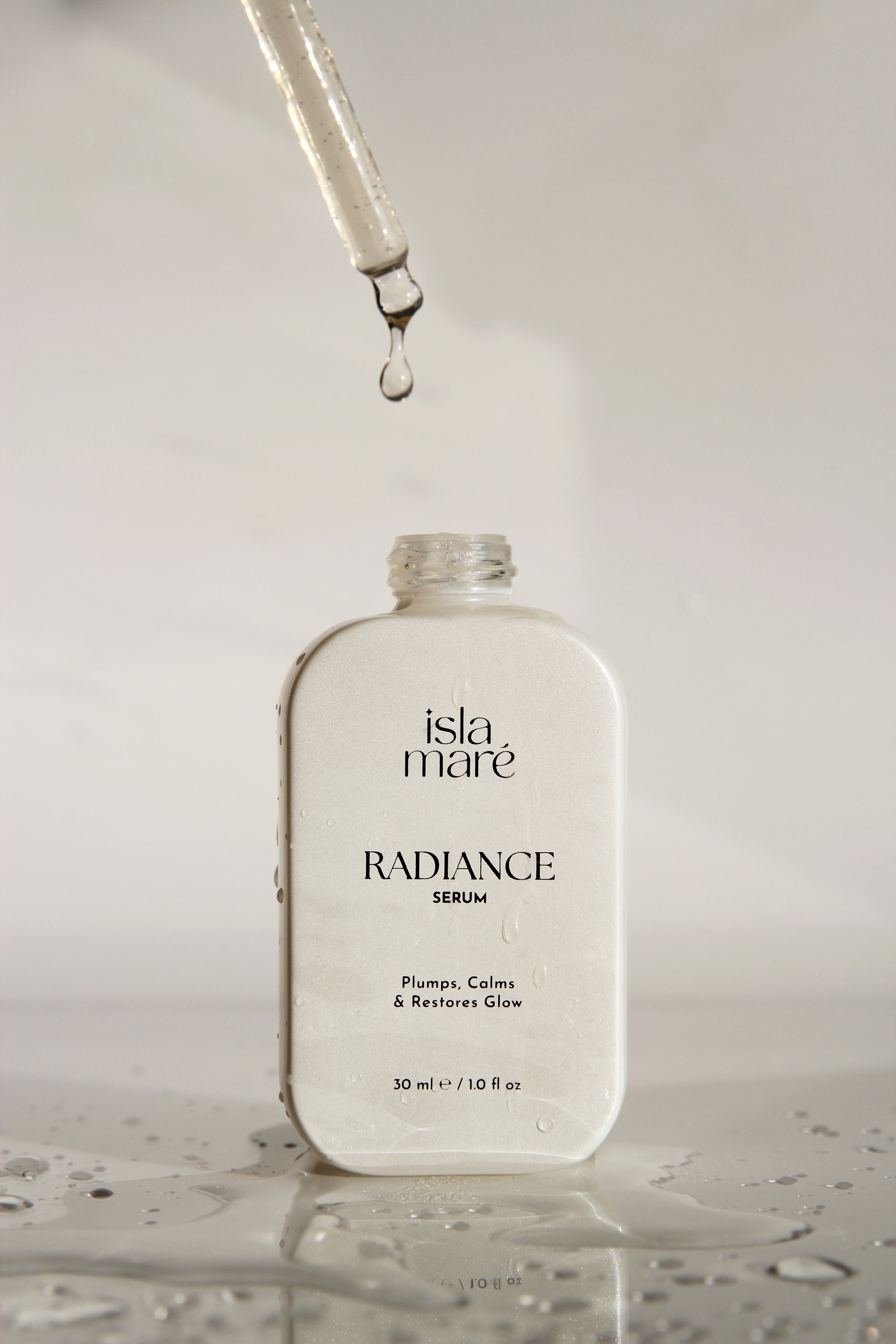 Luxury Radiance Face Serum designed to hydrate and enhance skin radiance