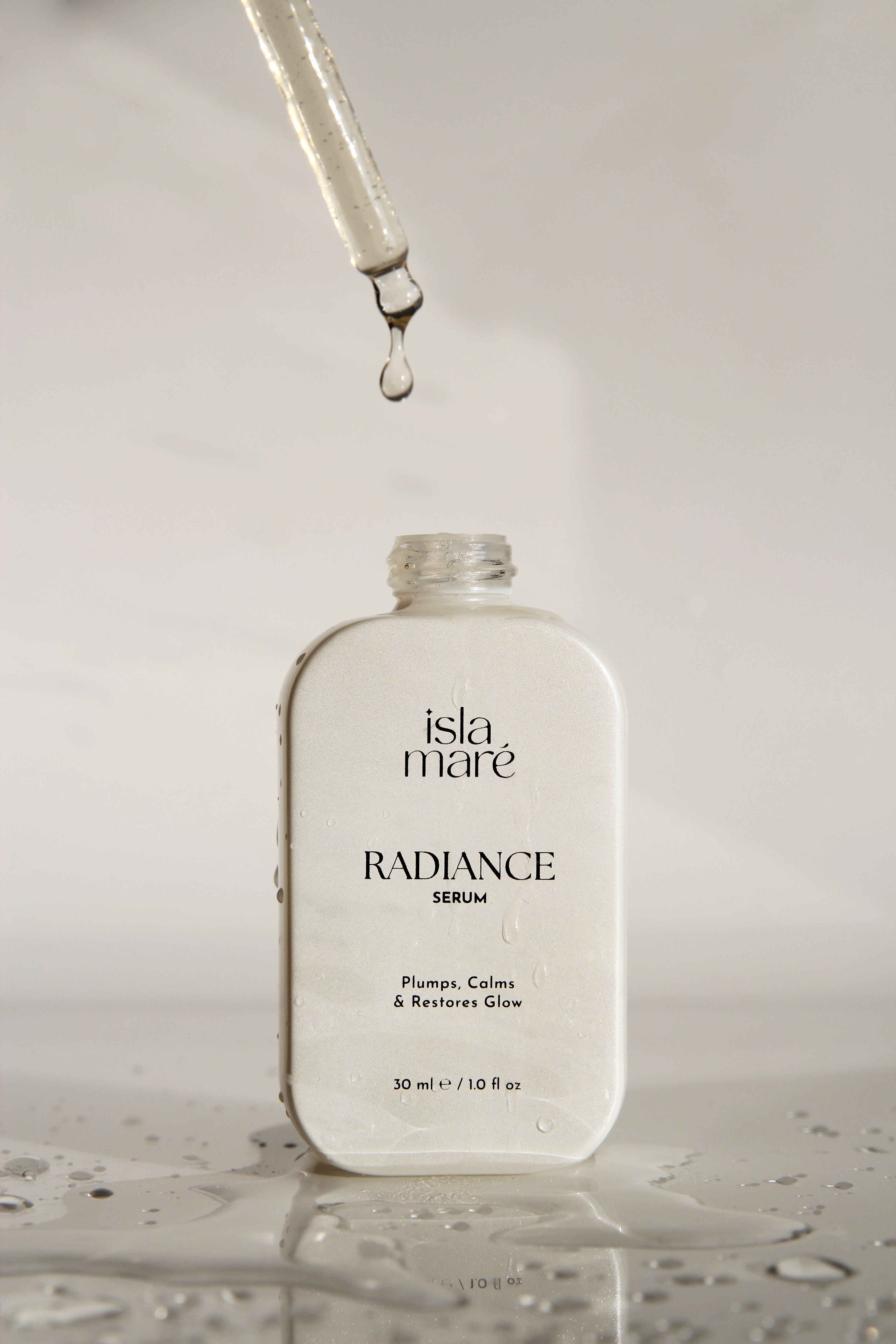 Luxury Radiance Face Serum designed to hydrate and enhance skin radiance